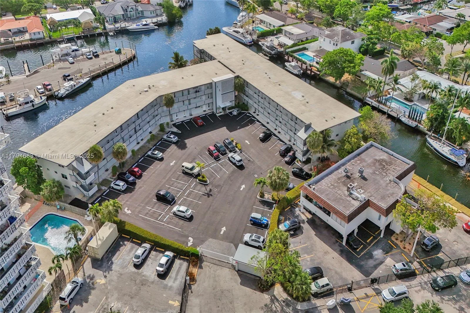 13105 Ixora Ct # 319, North Miami, FL 33181 photo 4