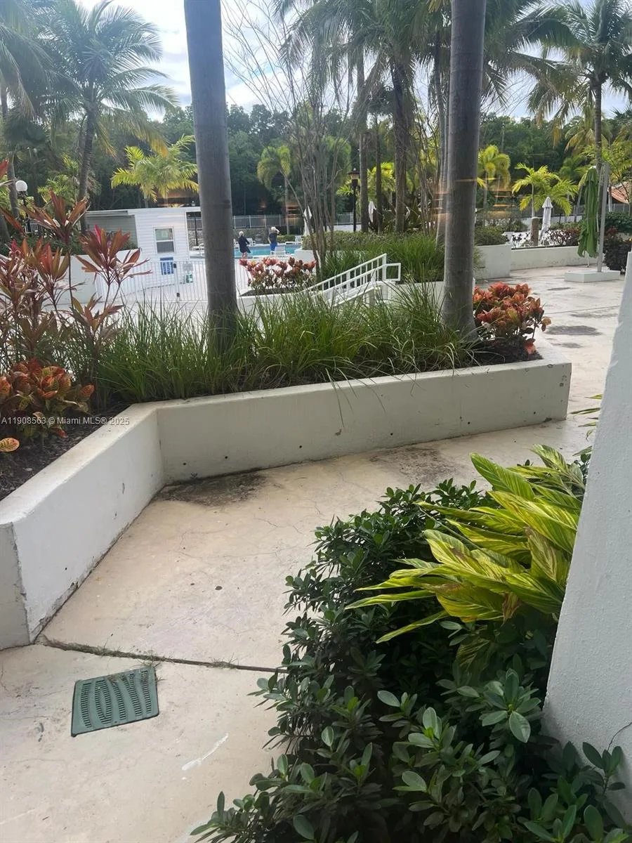 100 Bayview Dr # 227, Sunny Isles Beach, FL 33160 photo 5