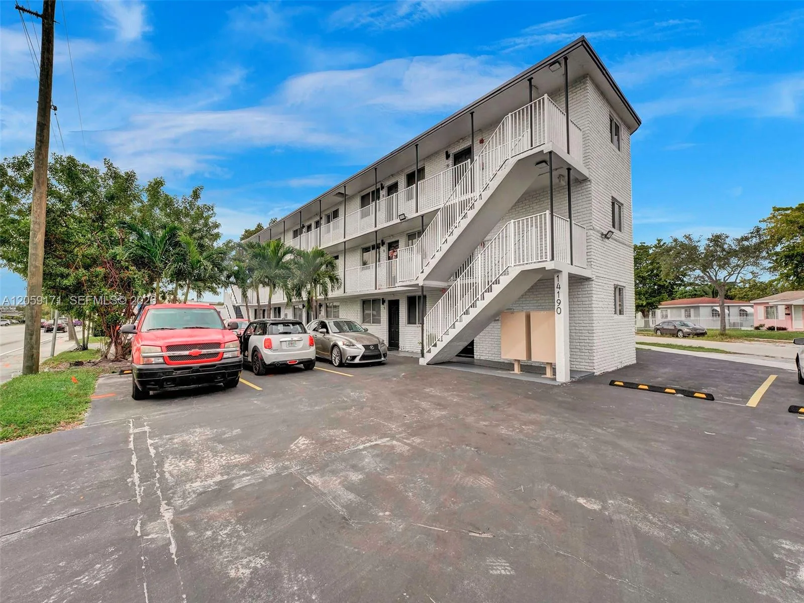 14190 W Dixie Hwy # 1, North Miami, FL 33161