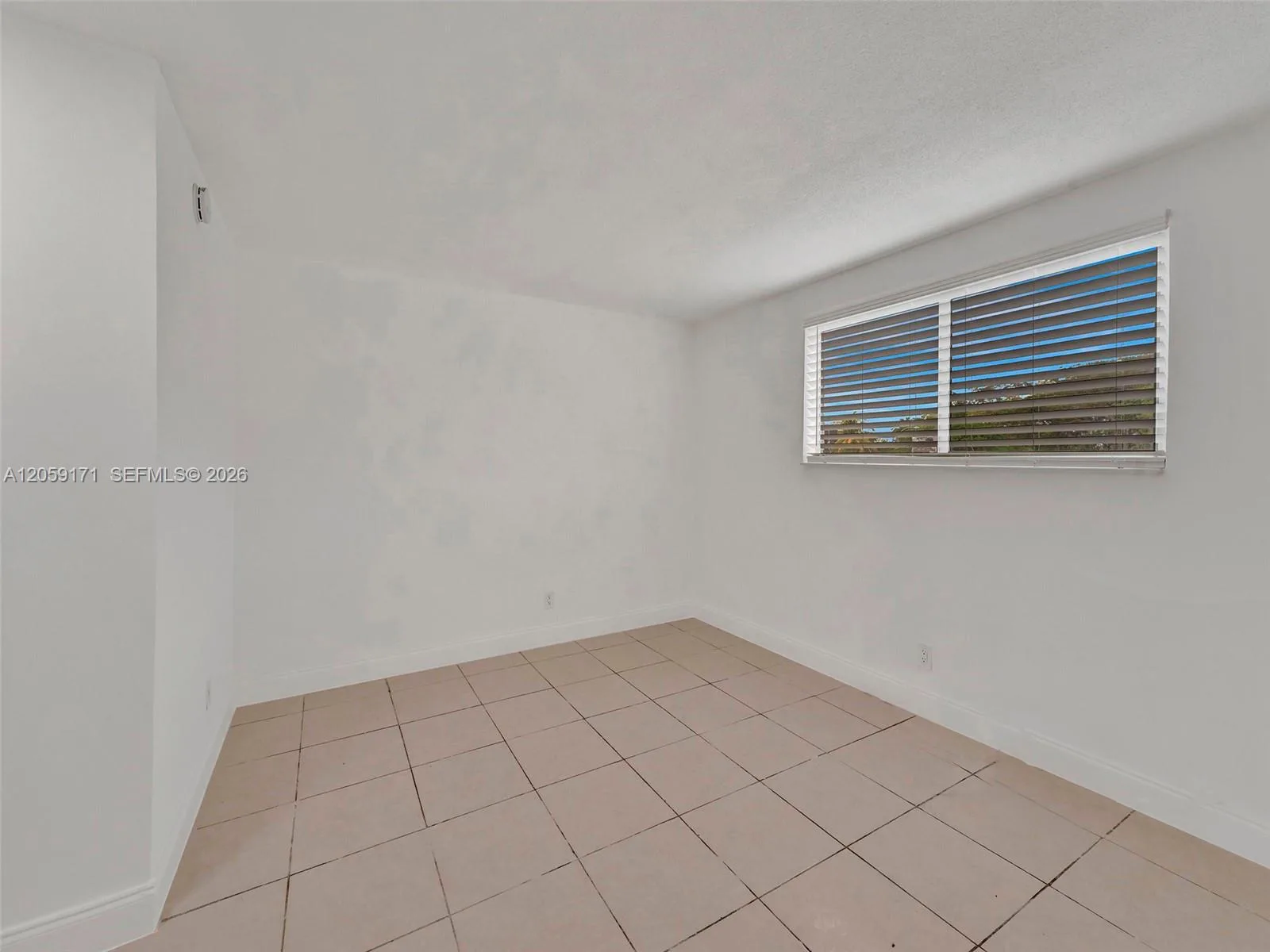 14190 W Dixie Hwy # 1, North Miami, FL 33161 photo 6