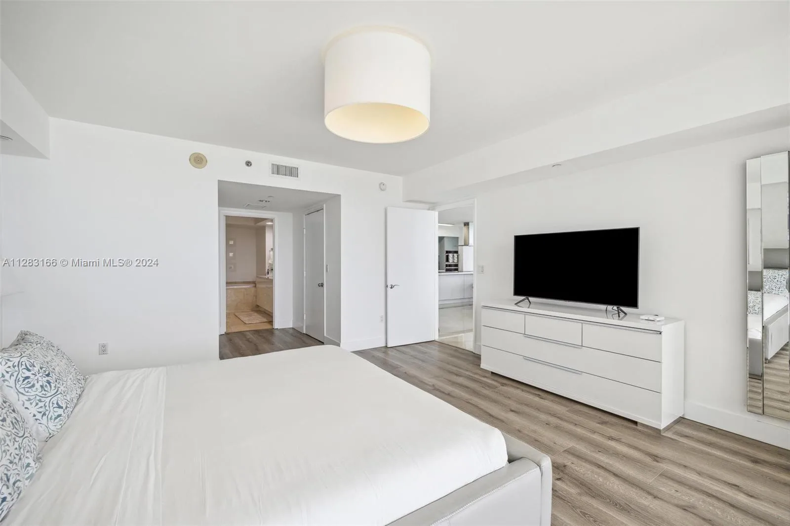 1830 S OCEAN DR # 2102, Hallandale Beach, FL 33009 photo 12