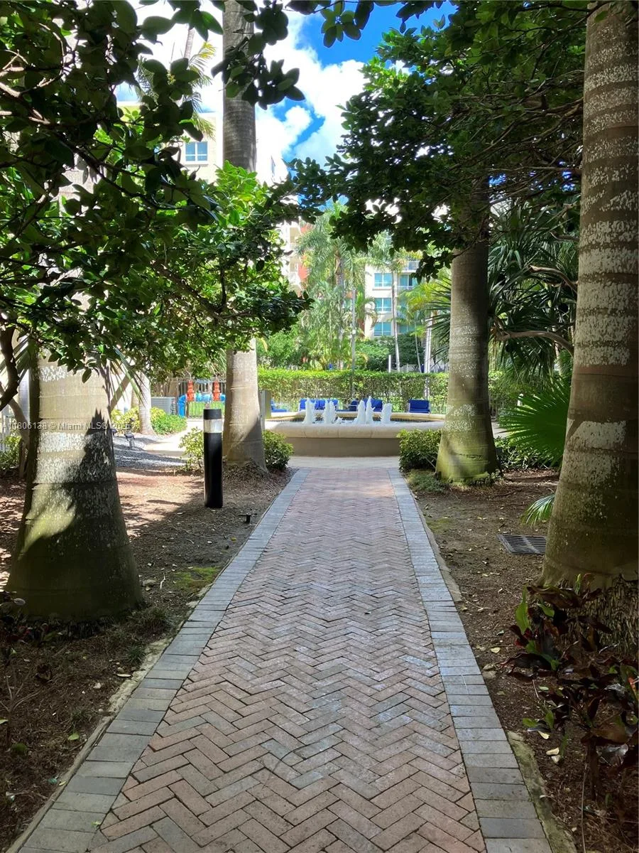 2001 Biscayne Blvd # 3503, Miami, FL 33137 photo 4