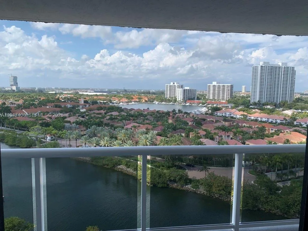 20505 E Country Club Dr # 1631, Aventura, FL 33180 photo 2