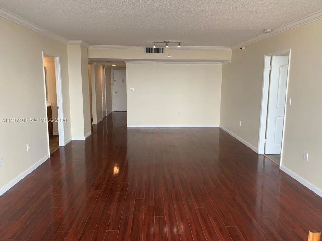 20505 E Country Club Dr # 1631, Aventura, FL 33180 photo 5
