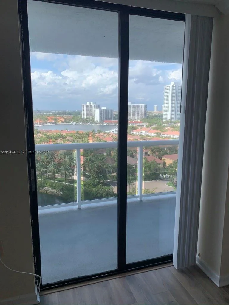 20505 E Country Club Dr # 1631, Aventura, FL 33180 photo 9