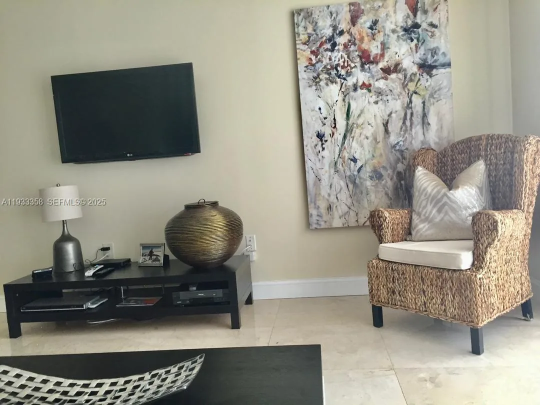 1155 Brickell Bay Dr # 705, Miami, FL 33131 photo 2
