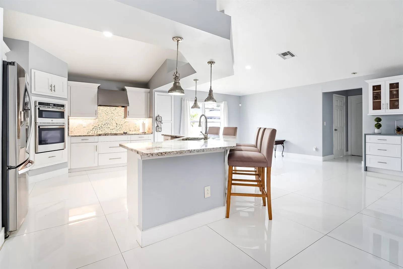 6715 NW PINSON Court, Port St. Lucie, FL 34983 photo 8