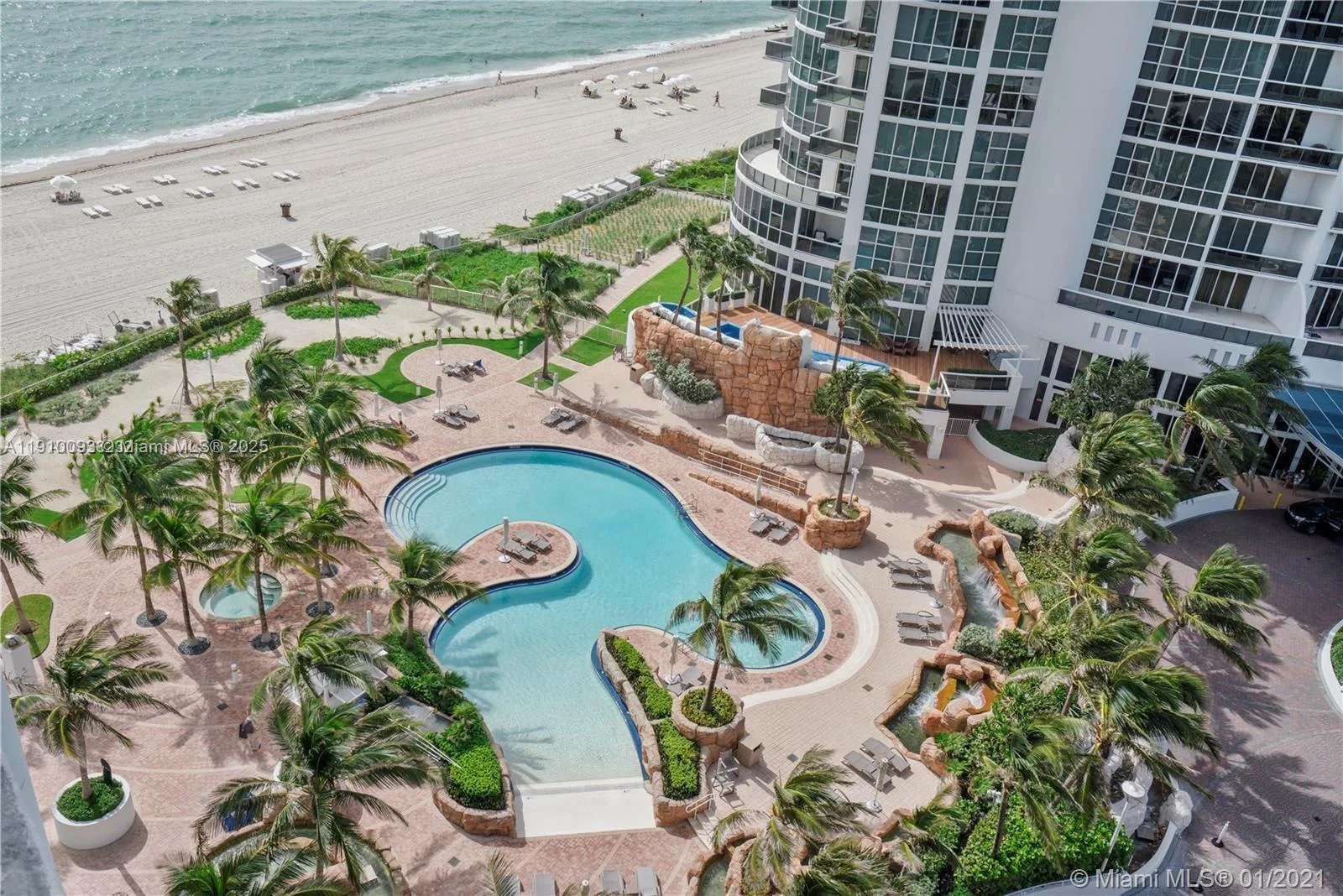 18201 Collins Ave # 1502, Sunny Isles Beach, FL 33160 photo 2