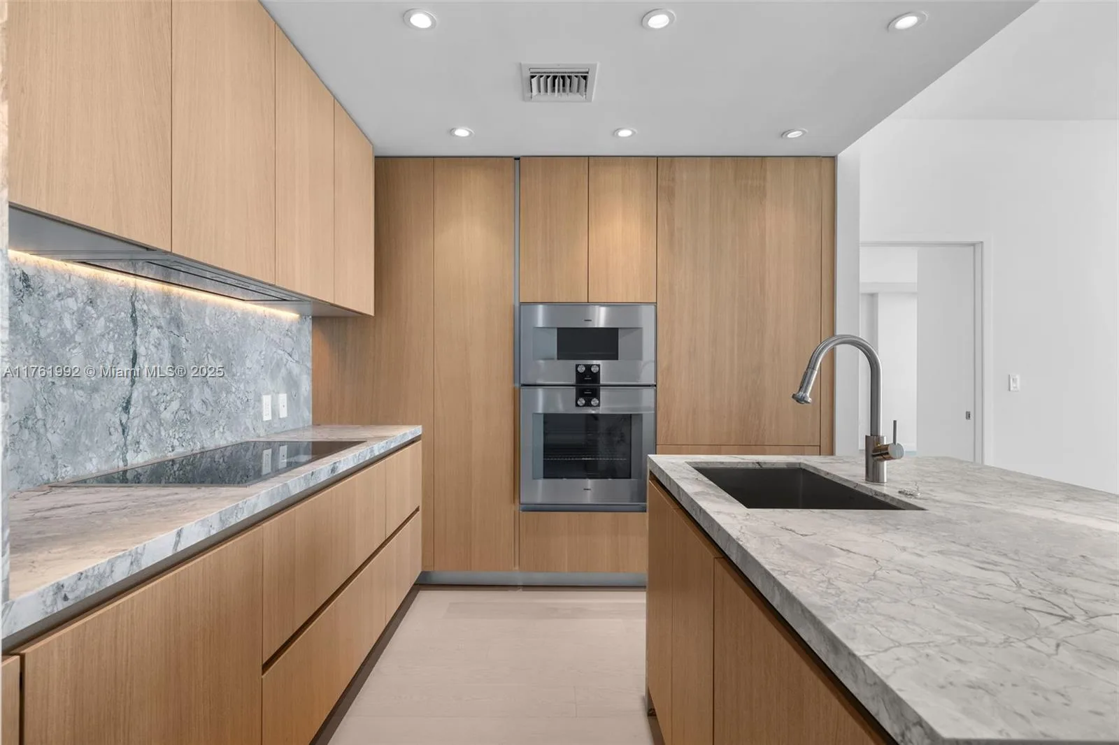 500 Alton rd # 3704, Miami Beach, FL 33139 photo 2
