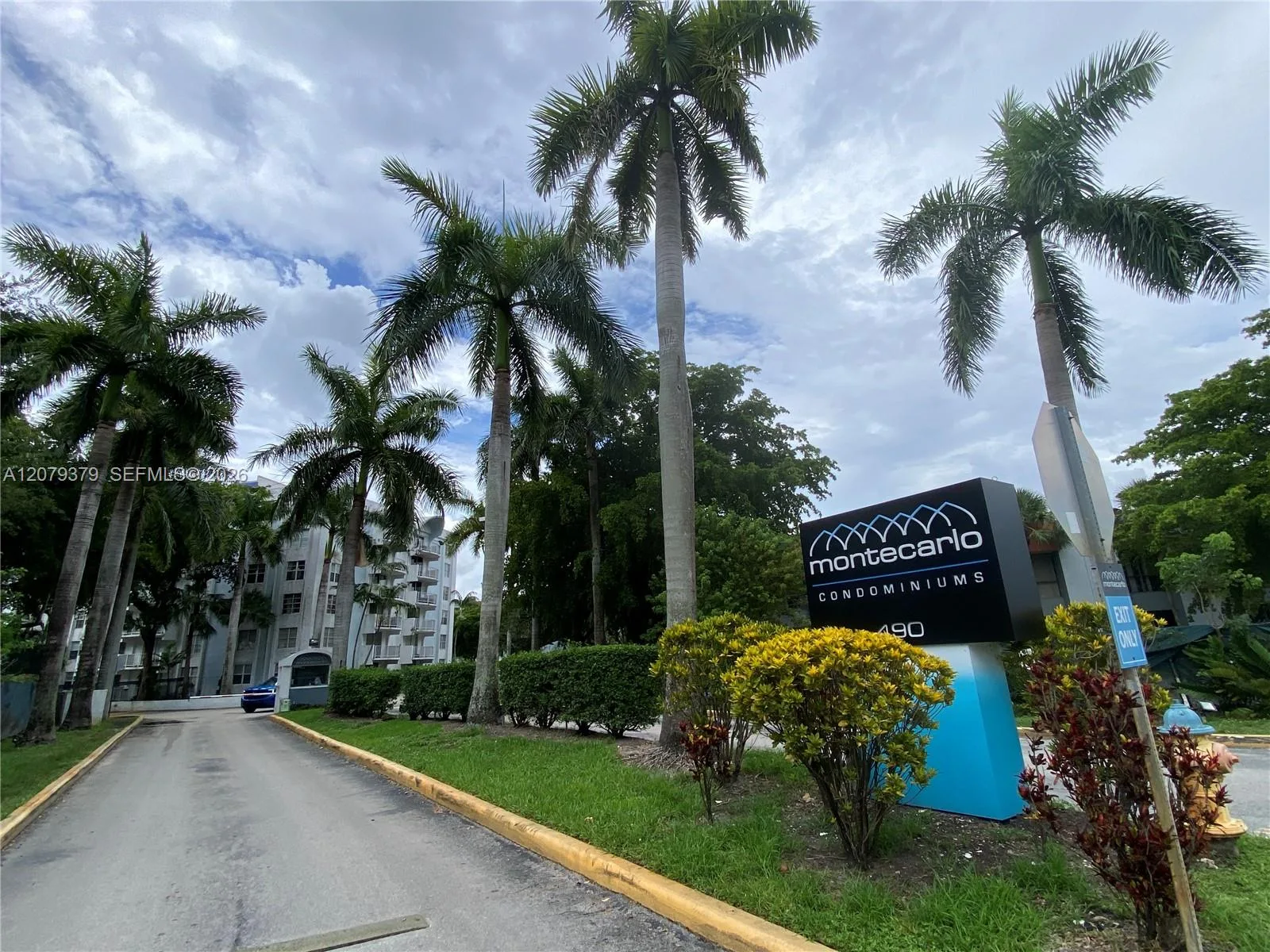 488 NW 165th St Rd # B-415, Miami, FL 33169