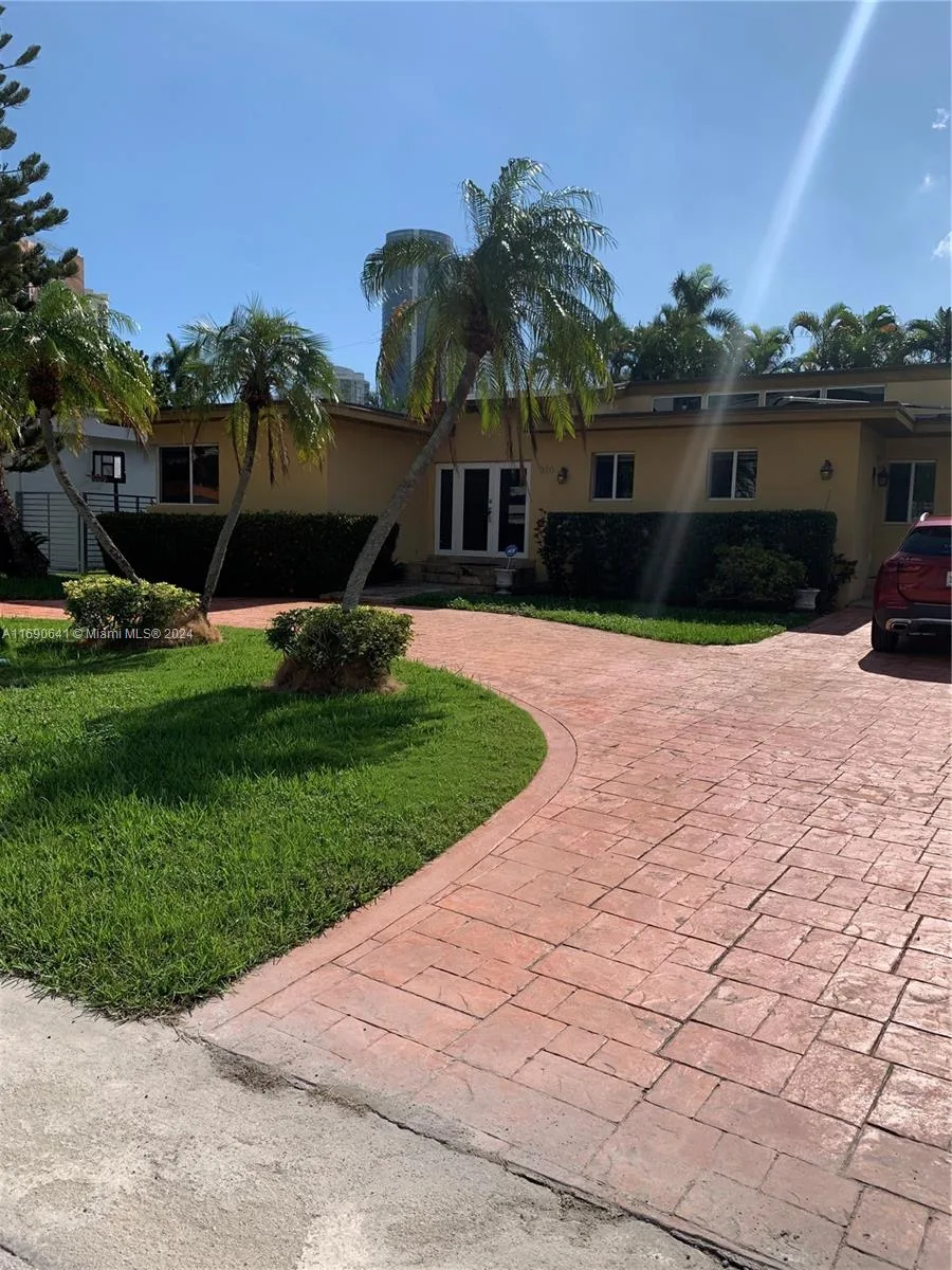310 191st Ter, Sunny Isles Beach, FL 33160 photo 2