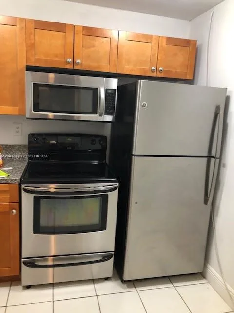 498 NW 165th St Rd # D-304, Miami, FL 33169