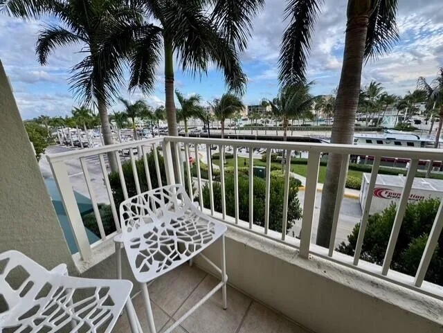 625 Casa Loma Boulevard # 304, Boynton Beach, FL 33435 photo 9