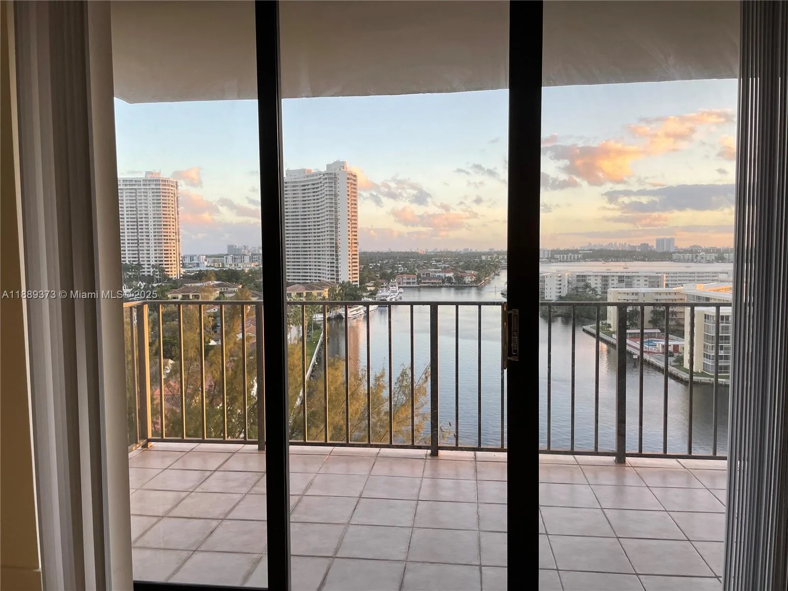18151 NE 31st Ct # 1411, Aventura, FL 33160 photo 2