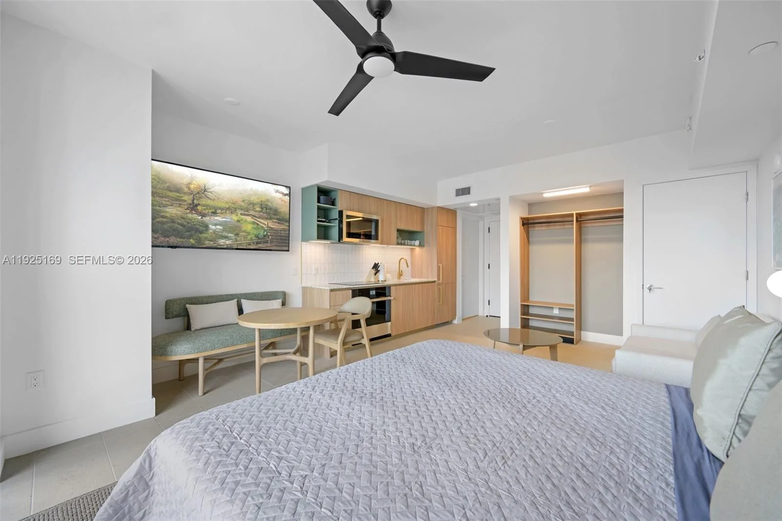 159 NE 6th St # 3810, Miami, FL 33132 photo 4