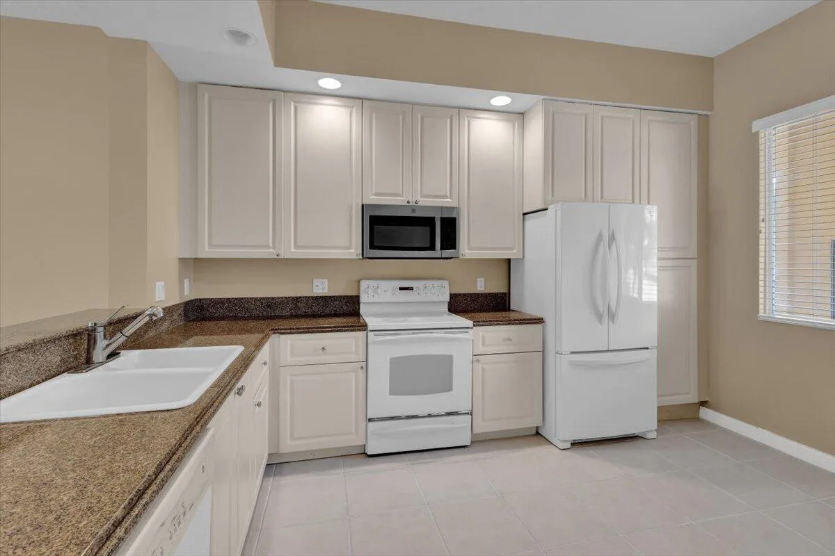 5 HARBOUR ISLE Drive E # 103 Garage option, Fort Pierce, FL 34949 photo 12
