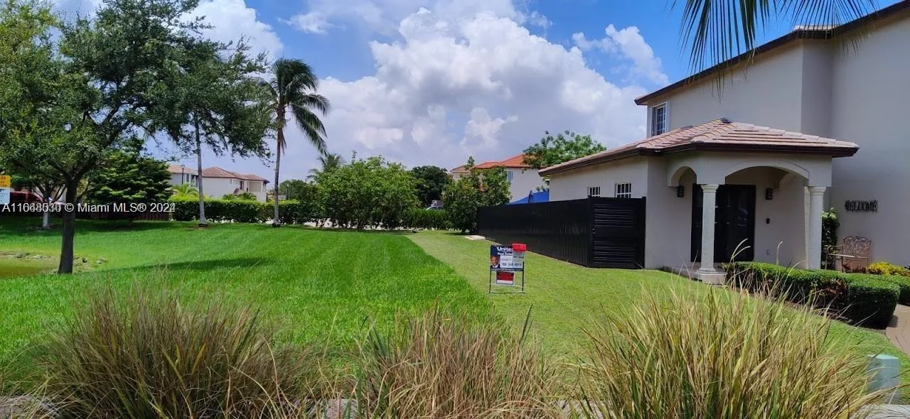 157th CT SW 65th TERRACE, Miami, FL 33193 photo 3