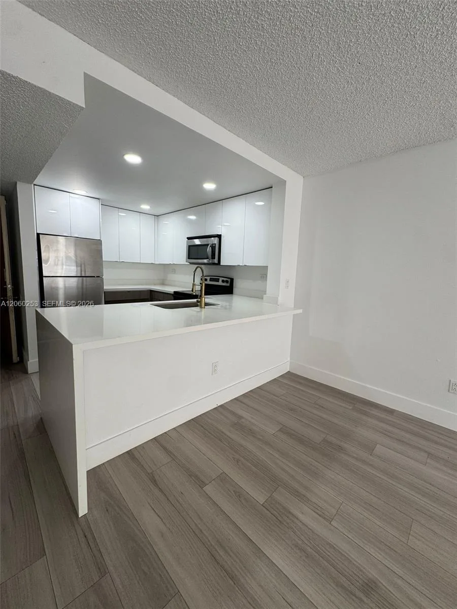 20860 San Simeon Way # 108-6, Miami, FL 33179 — zdjęcie 2