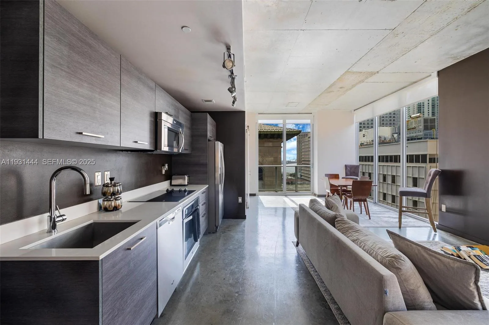 151 SE 1st St # 401, Miami, FL 33131 photo 13