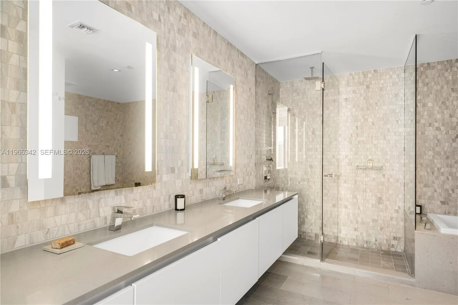88 SW 7th St # 2105, Miami, FL 33130 photo 13