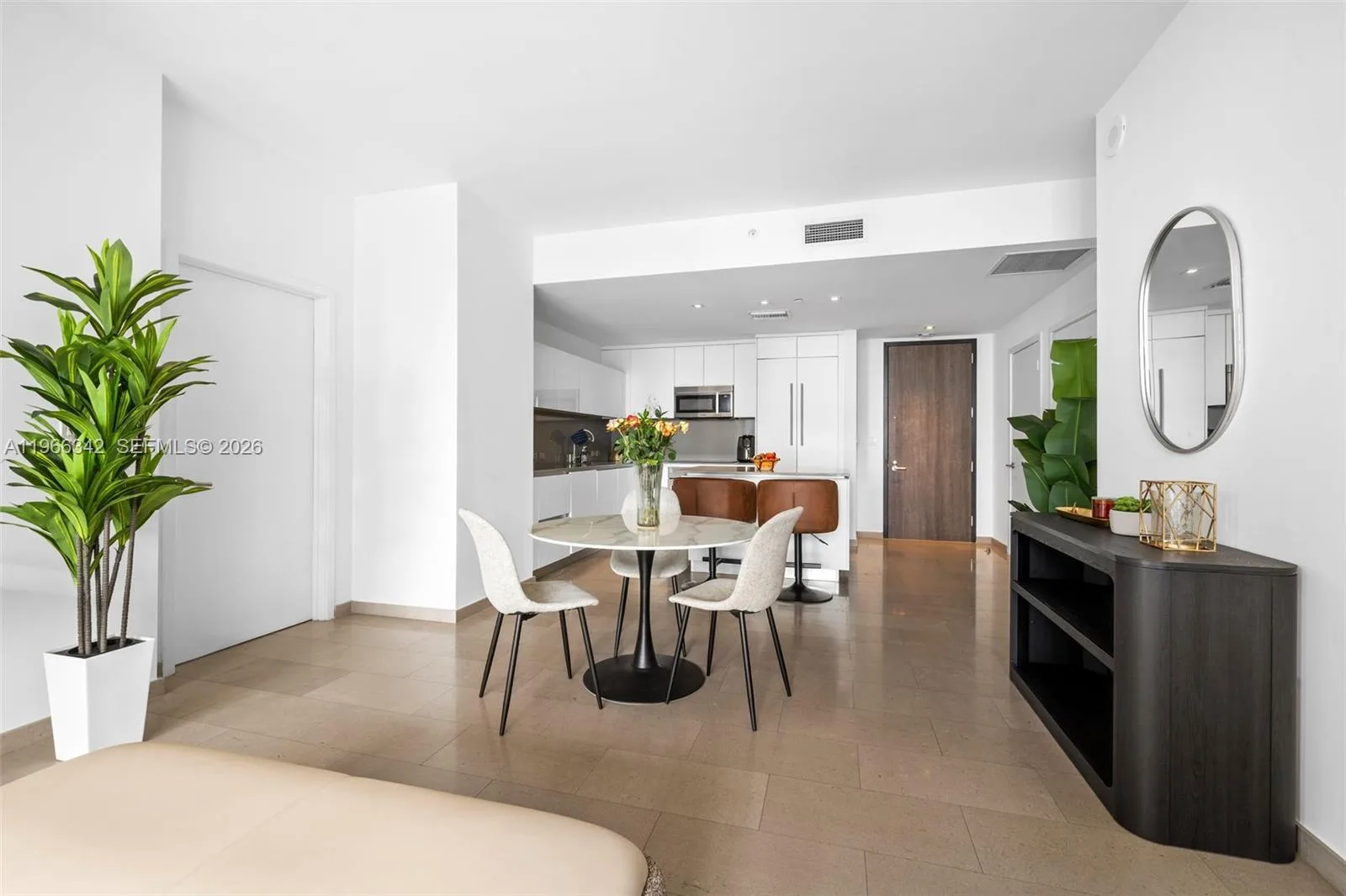 88 SW 7th St # 2105, Miami, FL 33130 photo 2