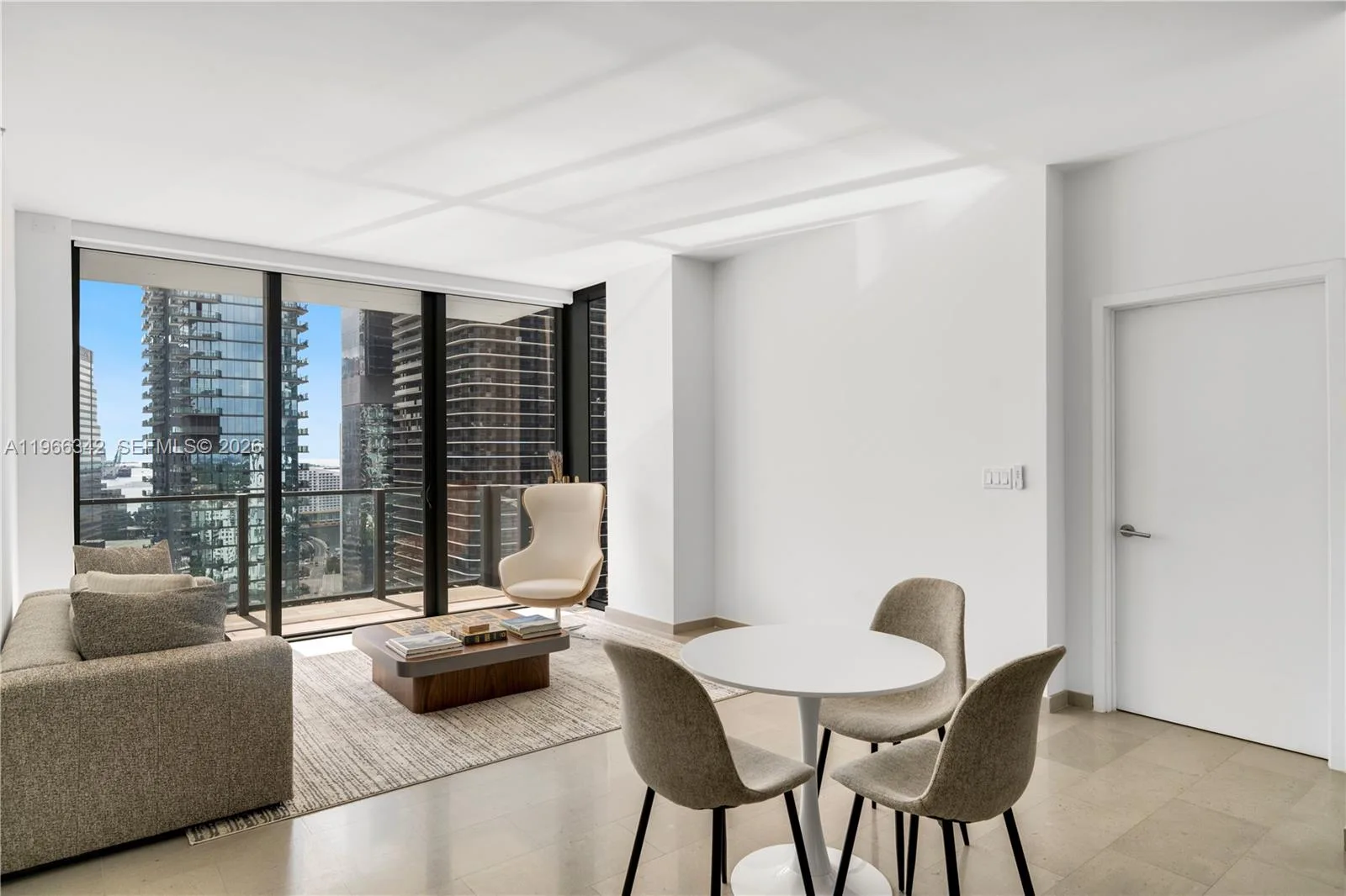 88 SW 7th St # 2105, Miami, FL 33130 photo 7