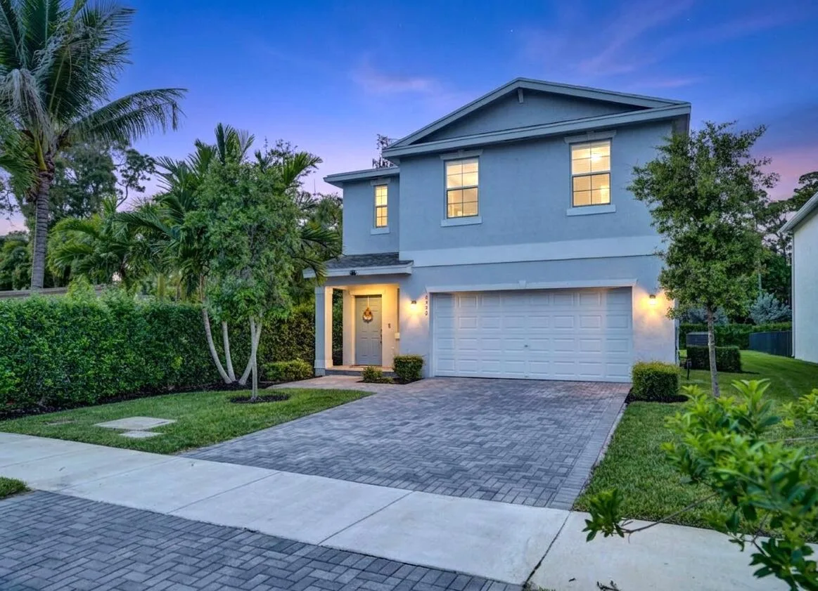 4549 Dow Lane, FL 33463