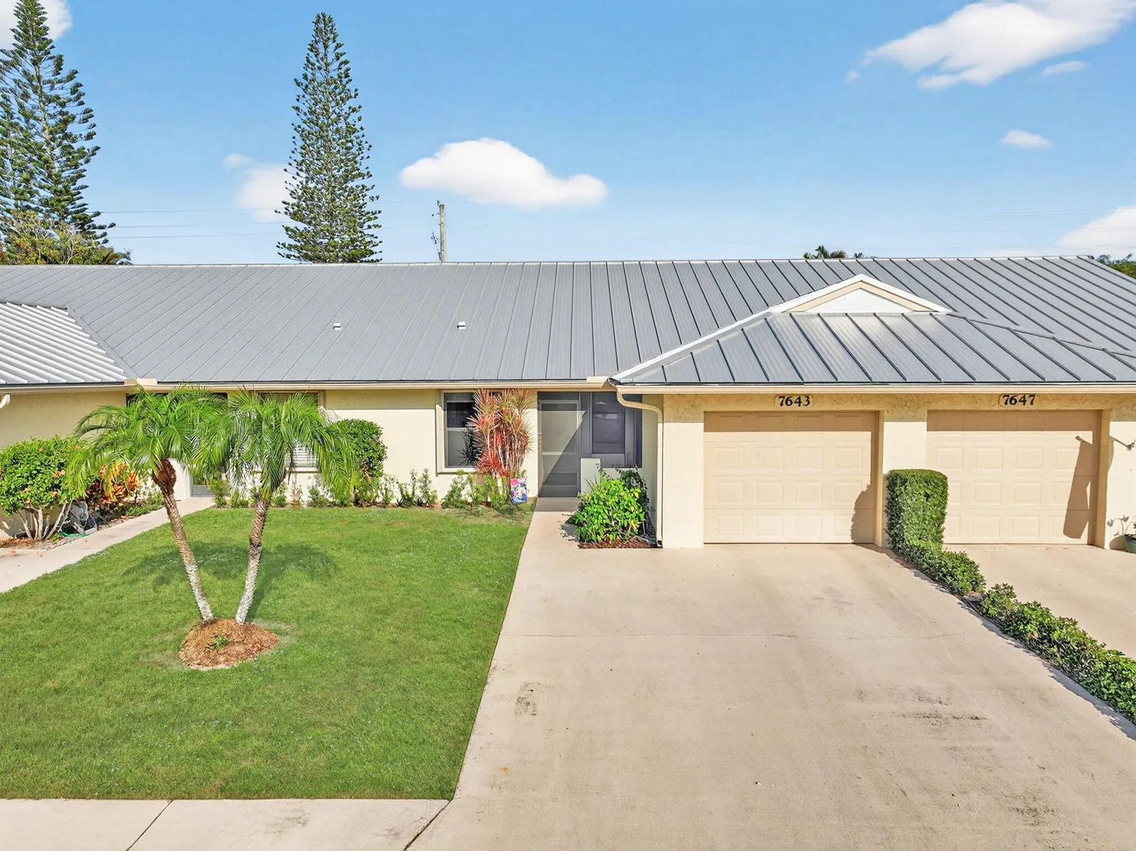 7643 SE Sugar Sand Circle, Hobe Sound, FL 33455 photo 2