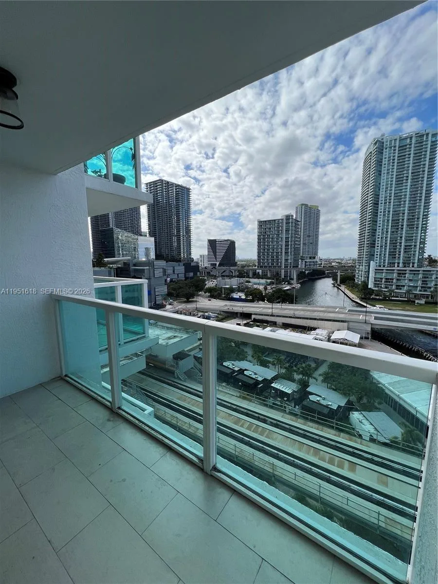 31 SE 5th St # 1409, Miami, FL 33131