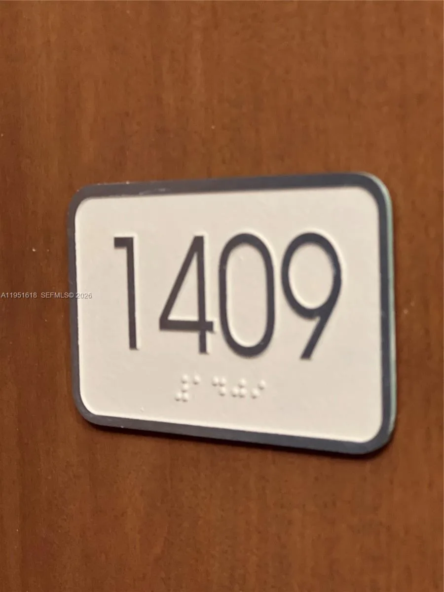 31 SE 5th St # 1409, Miami, FL 33131 photo 11