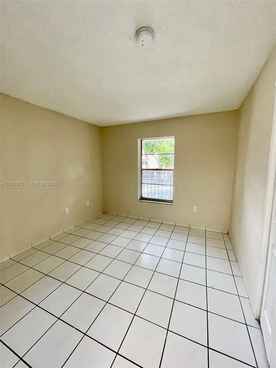 5625 W 20th Ave # 215, Hialeah, FL 33012 photo 11