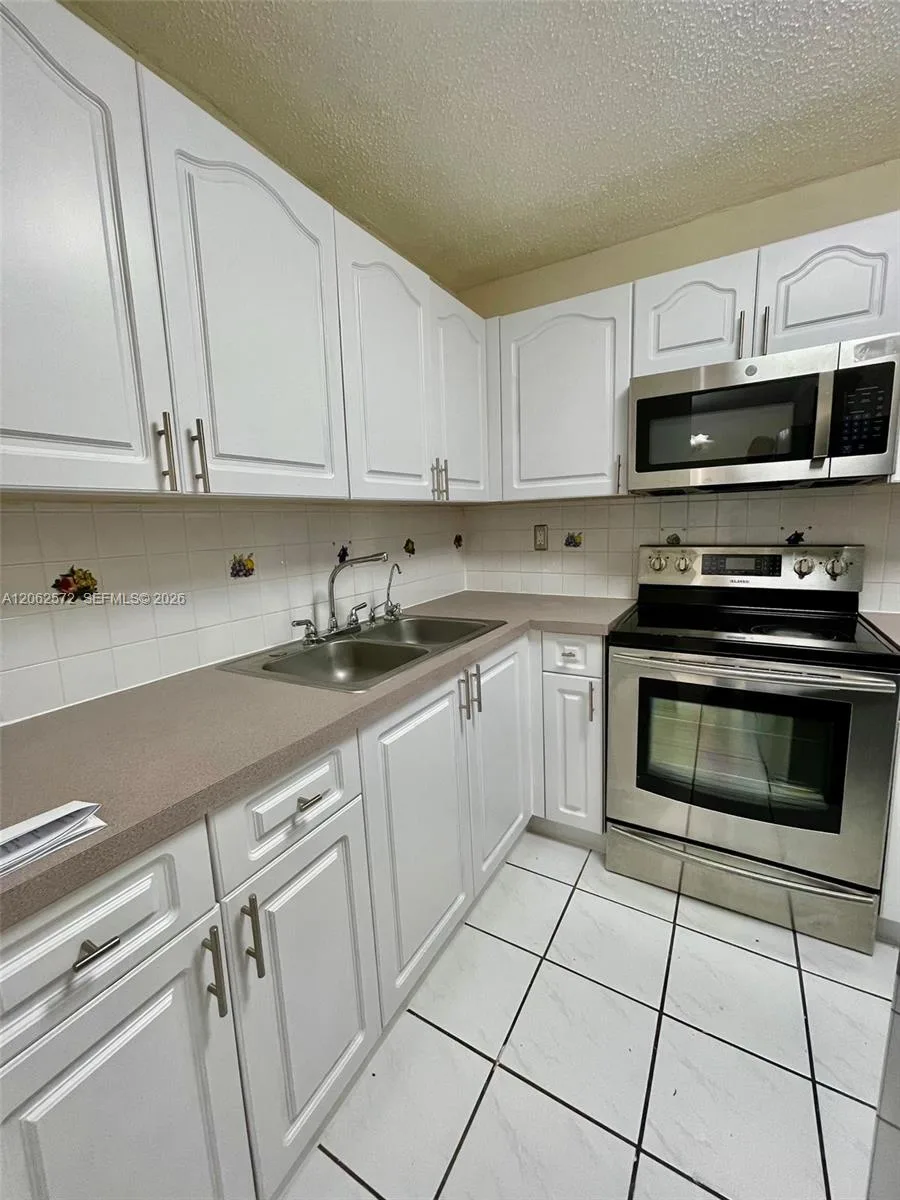 5625 W 20th Ave # 215, Hialeah, FL 33012 photo 9