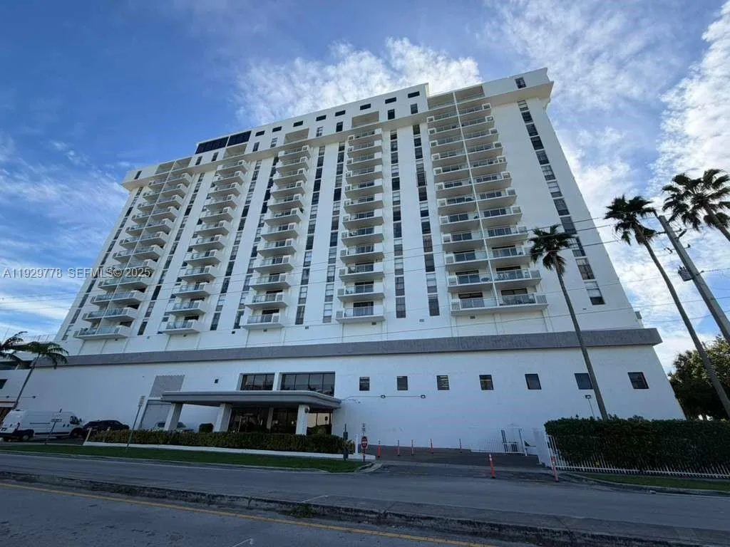 13499 Biscayne Blvd # 1206, North Miami, FL 33181