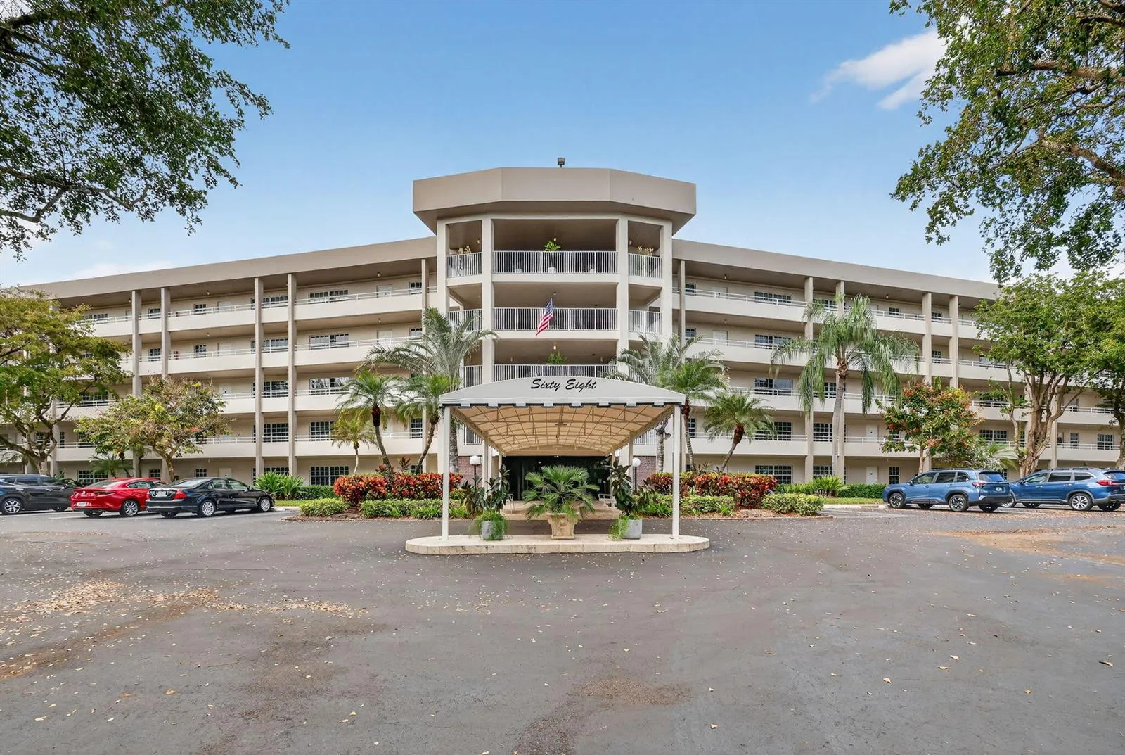 545 Oaks Lane # 409, Pompano Beach, FL 33069