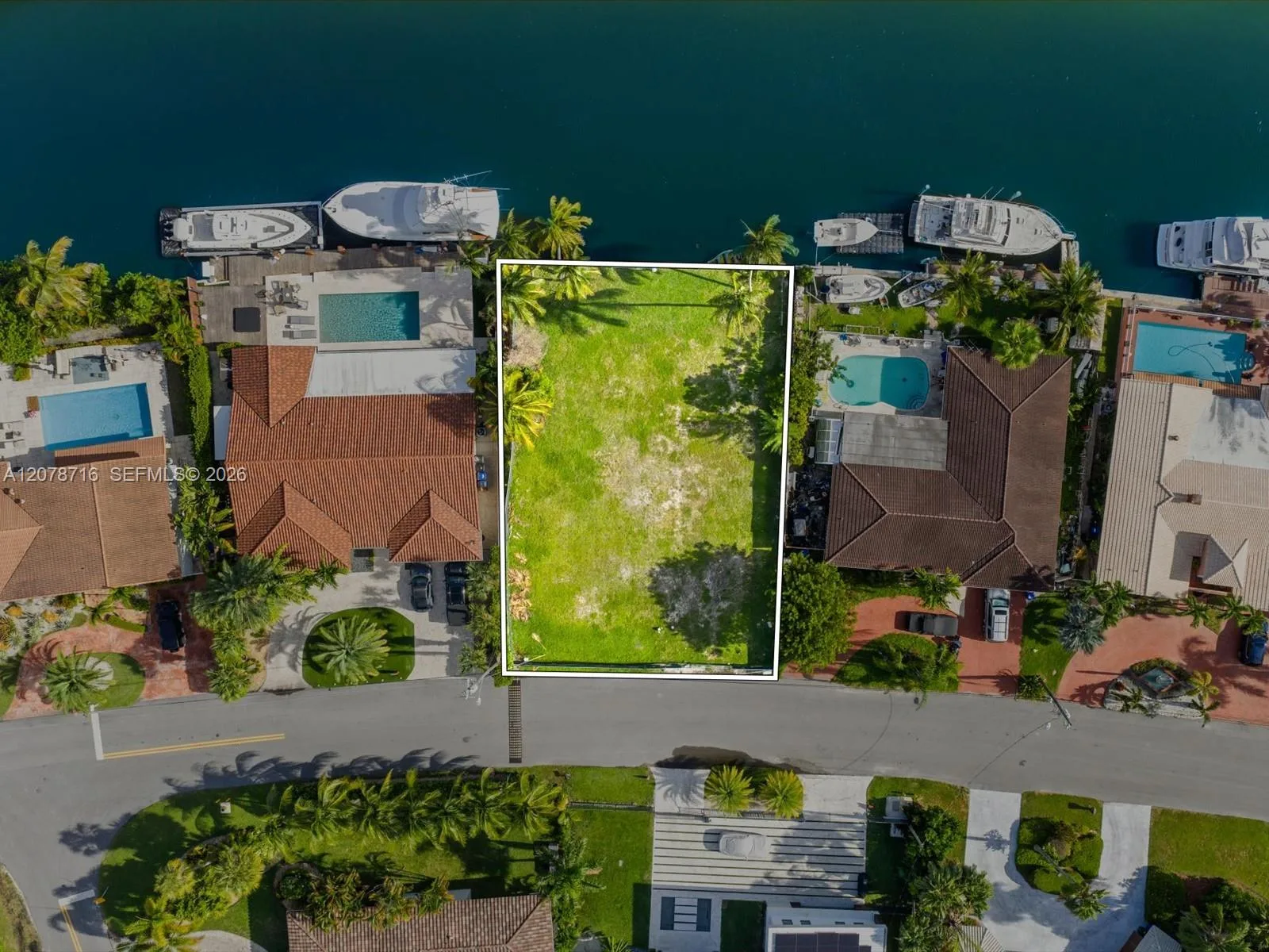 3030 NE 164th St, North Miami Beach, FL 33160