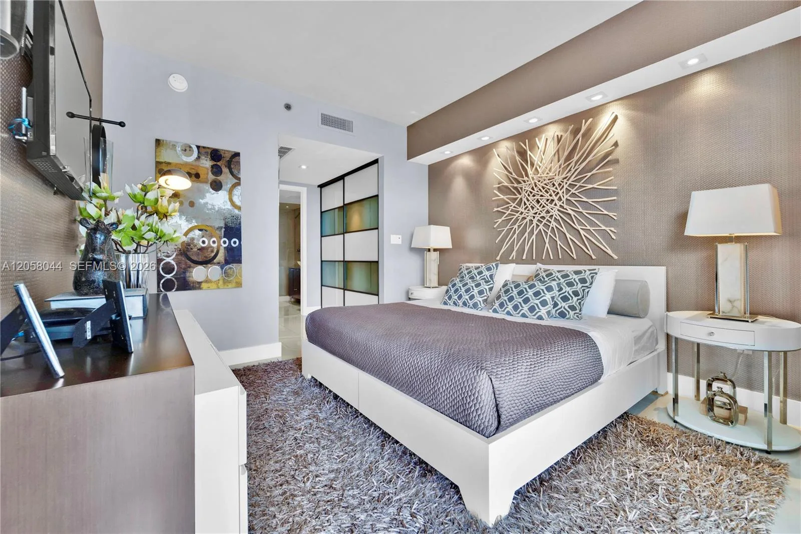 475 Brickell Ave # 5013, Miami, FL 33131 photo 12