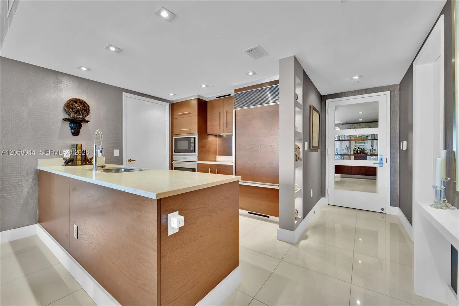 475 Brickell Ave # 5013, Miami, FL 33131 photo 8