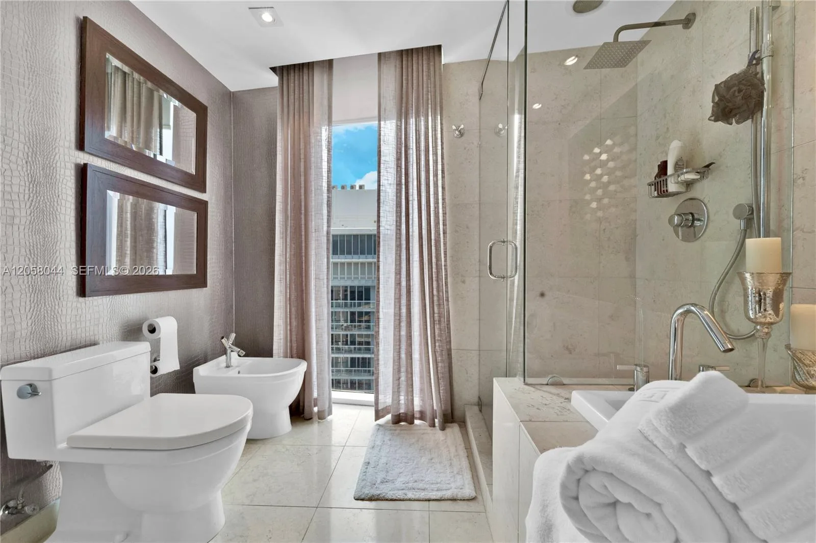 475 Brickell Ave # 5013, Miami, FL 33131 photo 9