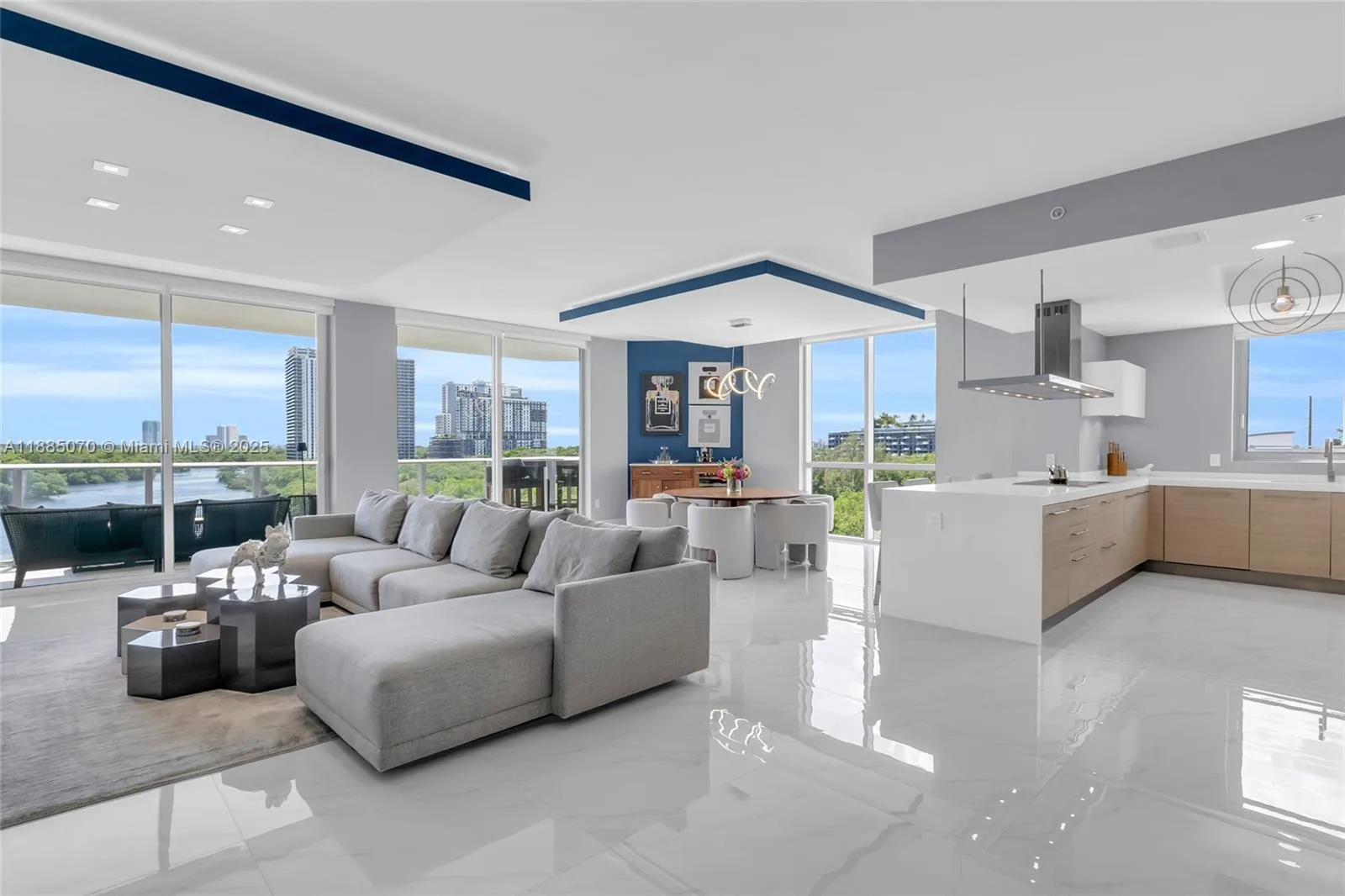 17111 Biscayne Blvd # 602, North Miami Beach, FL 33160 photo 3