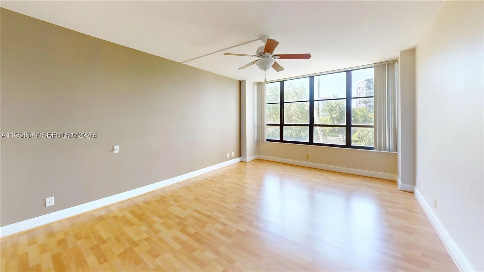 600 Three Islands Blvd # 219, Hallandale Beach, FL 33009 photo 3
