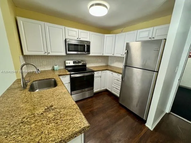 2029 NW 46th Ave # E202, Lauderhill, FL 33313