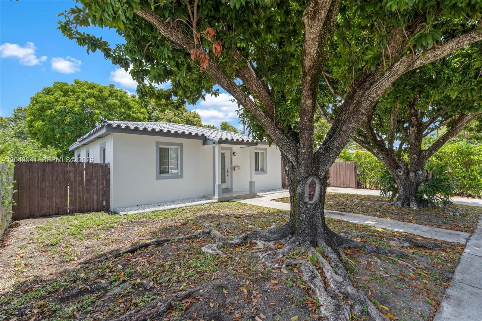 270 NW 51st Ave, Miami, FL 33126 photo 2