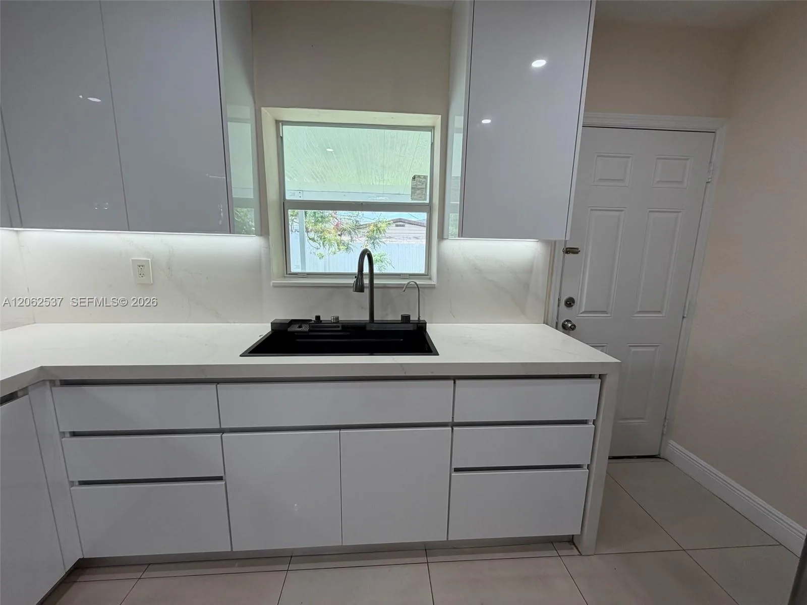 9016 NW 35th Ct, Miami, FL 33147 photo 4