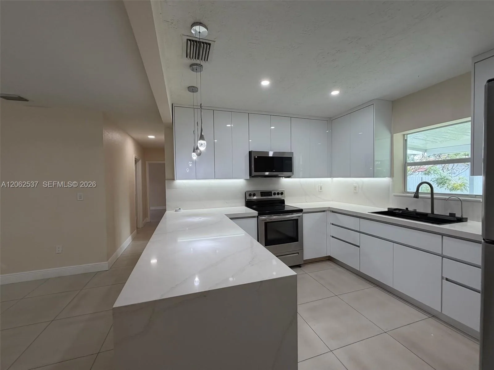 9016 NW 35th Ct, Miami, FL 33147 photo 6
