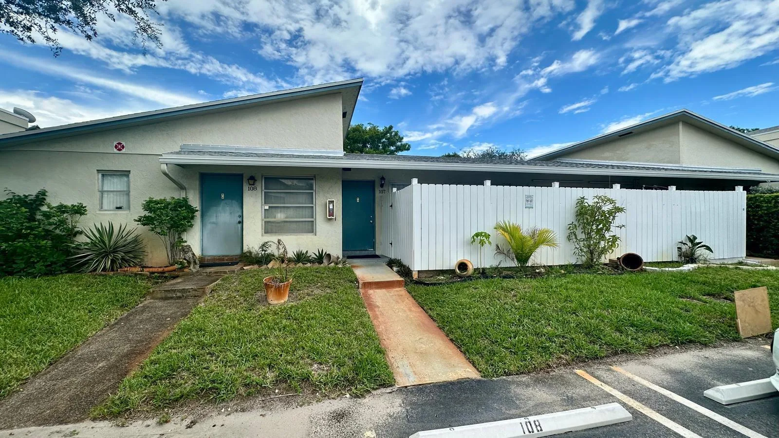 3000 NW 5th Terrace # 107, Pompano Beach, FL 33064