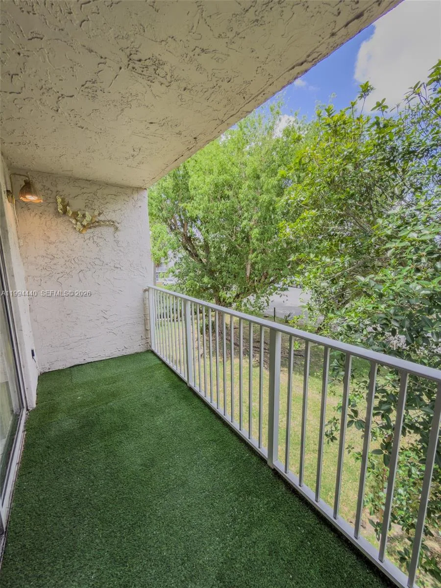 8411 NW 8th St # 301, Miami, FL 33126 photo 11