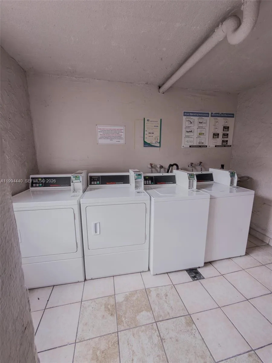 8411 NW 8th St # 301, Miami, FL 33126 photo 12