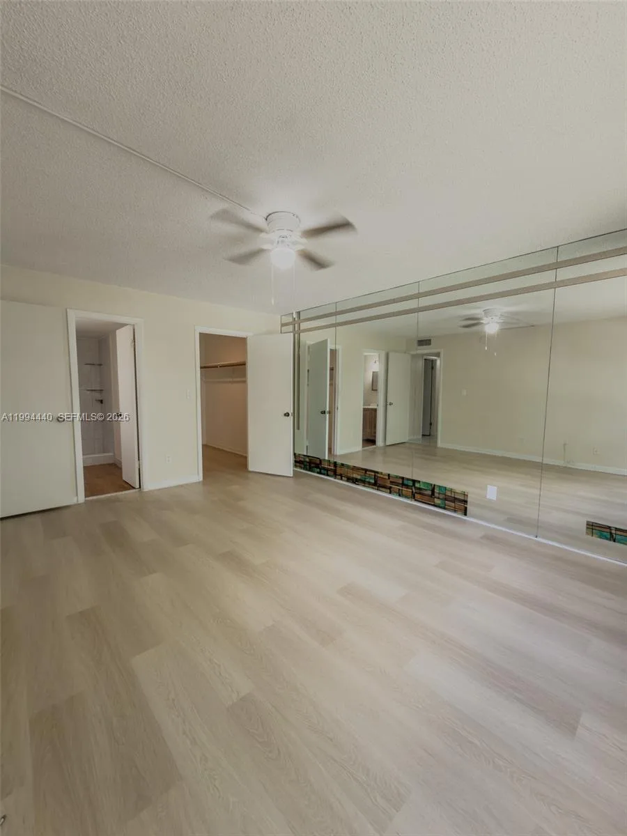 8411 NW 8th St # 301, Miami, FL 33126 photo 8