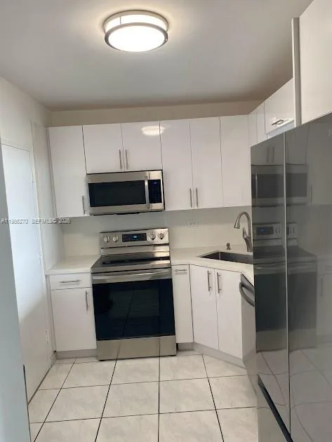 5601 Collins Ave # 1524, Miami Beach, FL 33140 photo 3