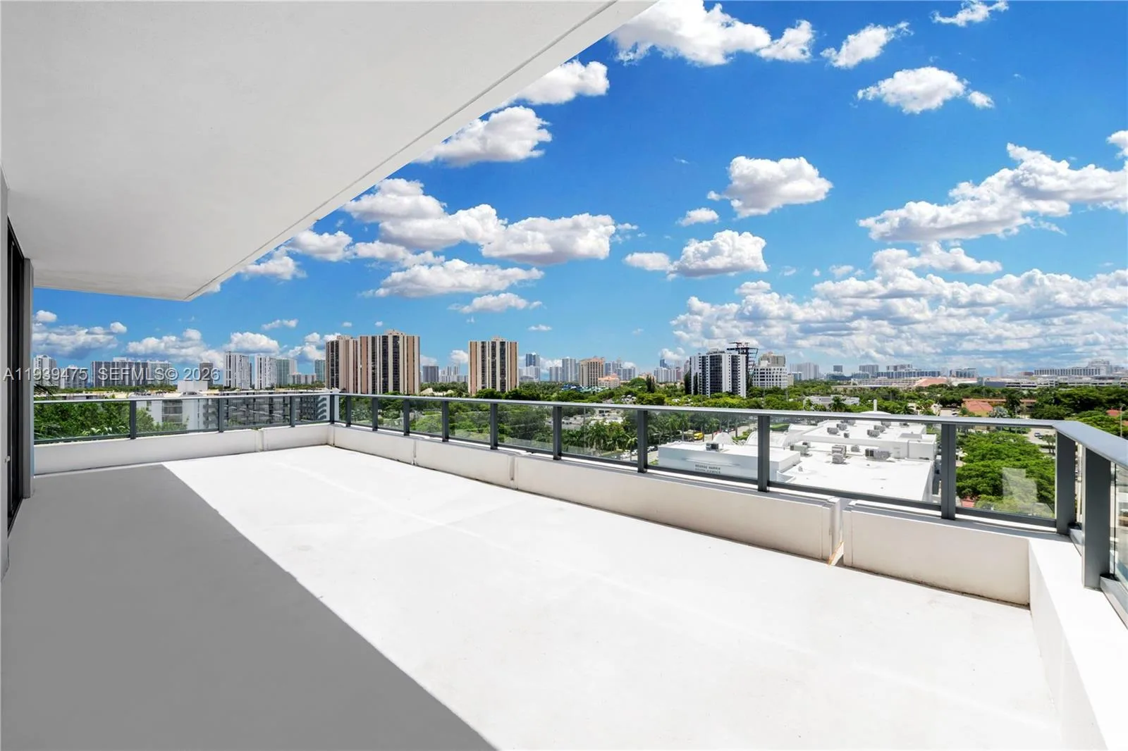 2960 NE 207th St # 817, Aventura, FL 33180 photo 2